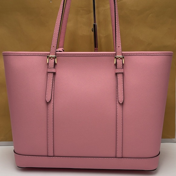 MICHAEL KORS
Jet Set Travel Lg Top Zip Shoulder Tote Saffiano Leather
Carnation - Picture 11 of 16